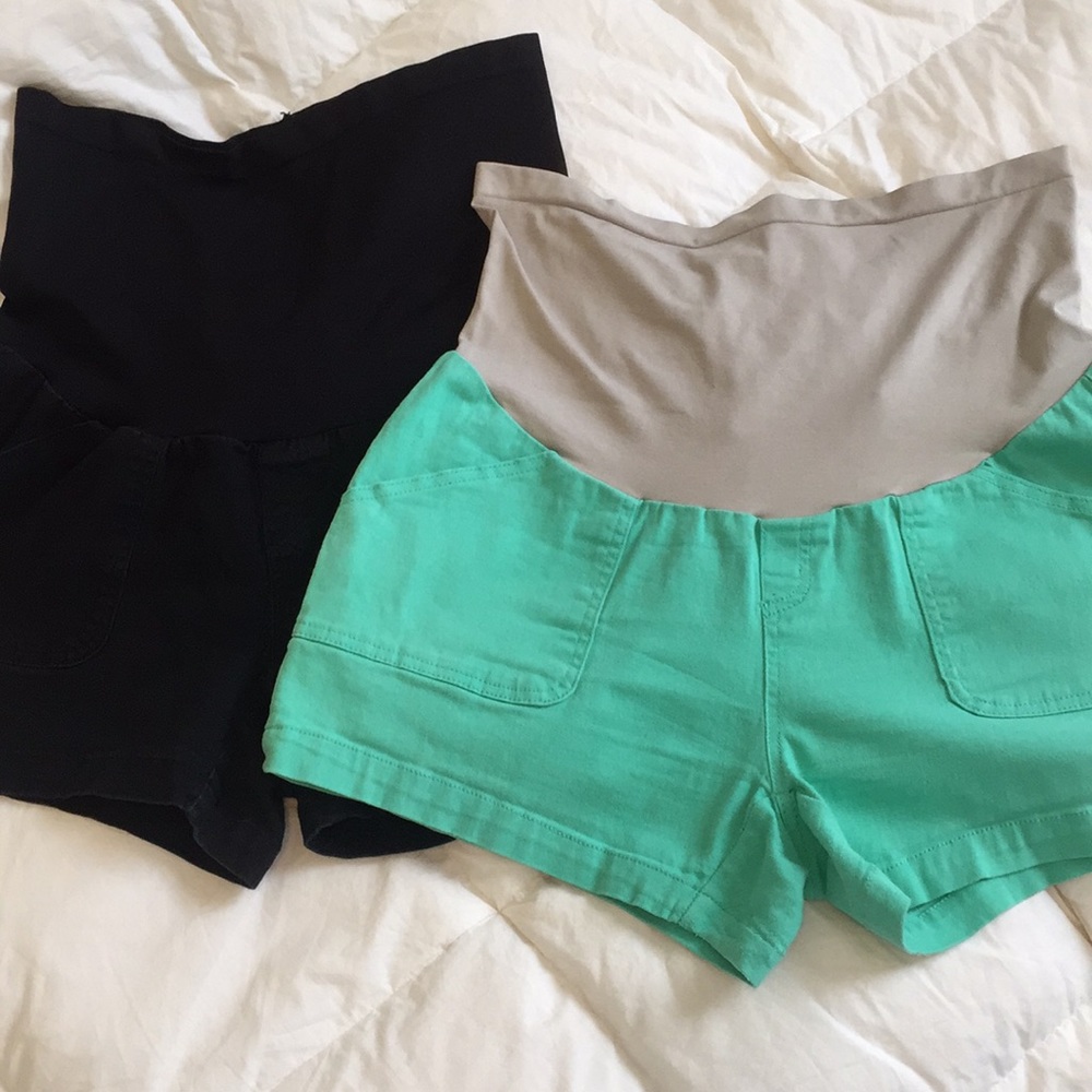 2 Haute Mama Maternity shorts. Size XL.